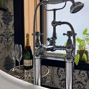 Stunning Period In The Heart Of The Apartment